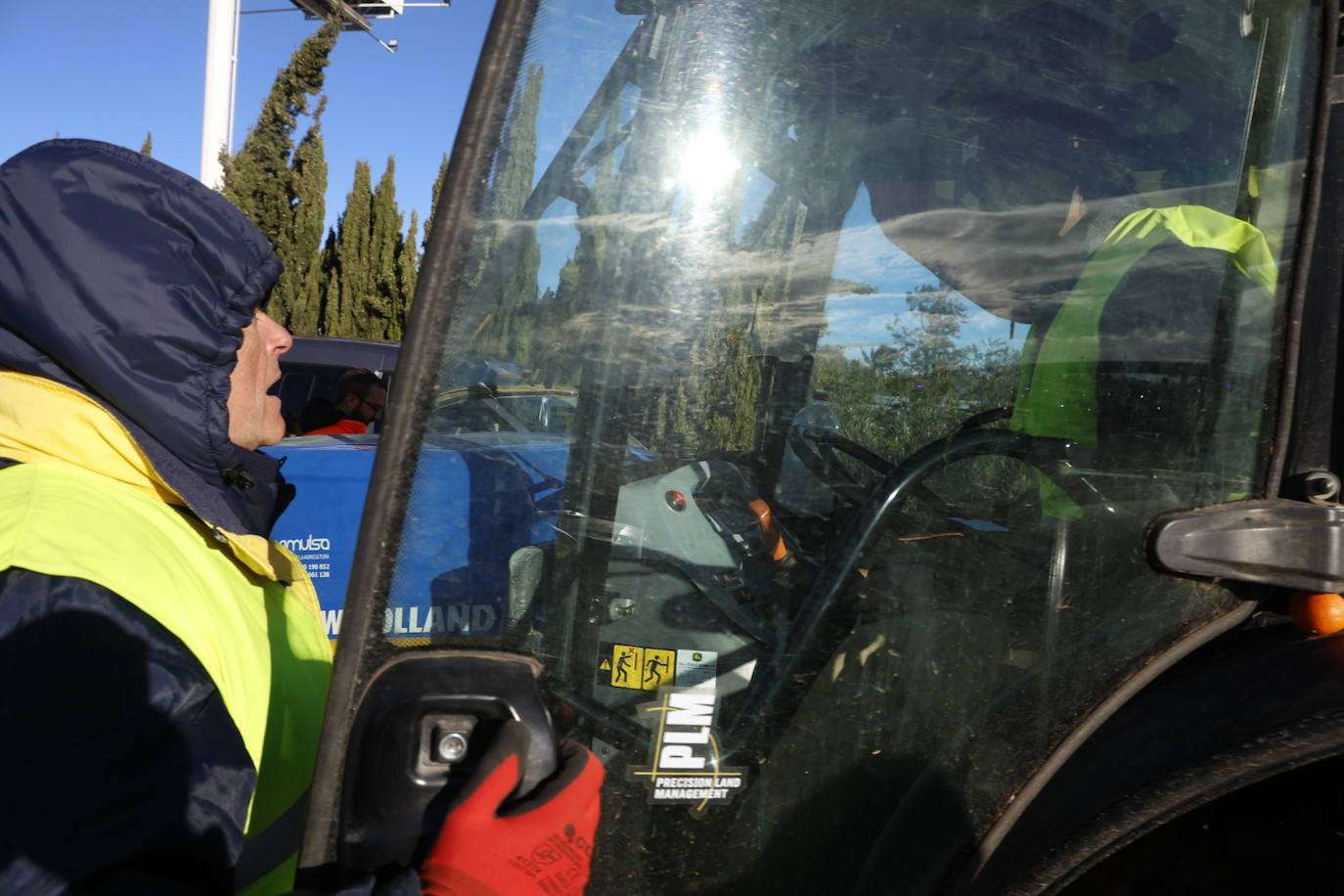 Los agricultores vuelven a la carga este sábado y provocan cortes en la A-3