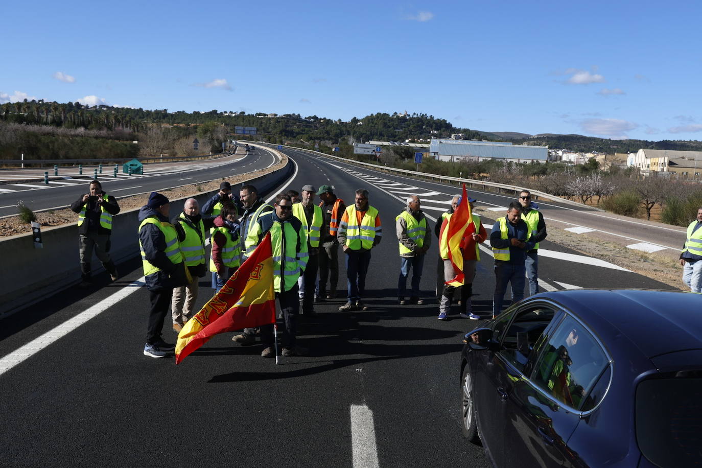 Los agricultores vuelven a la carga este sábado y provocan cortes en la A-3