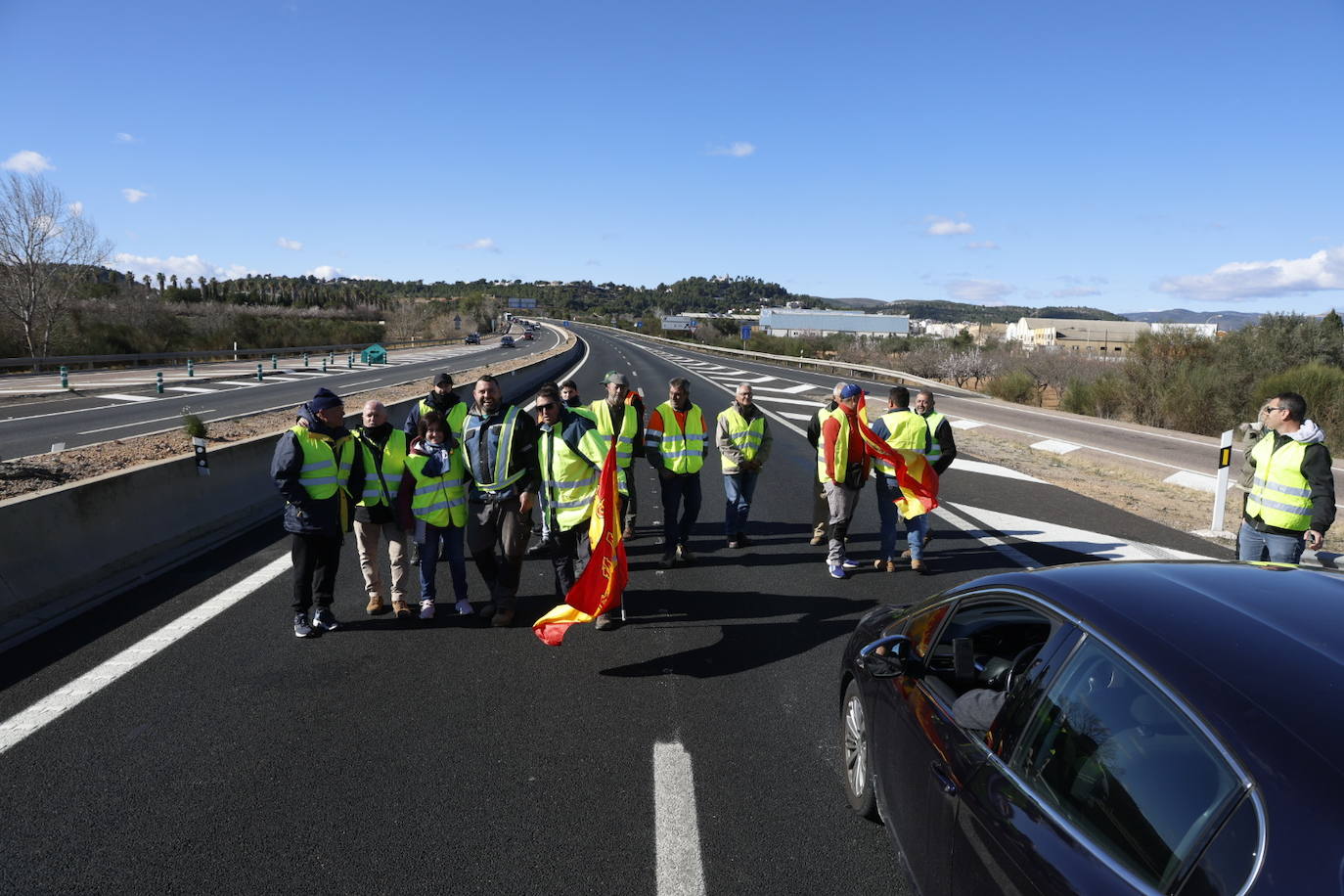 Los agricultores vuelven a la carga este sábado y provocan cortes en la A-3