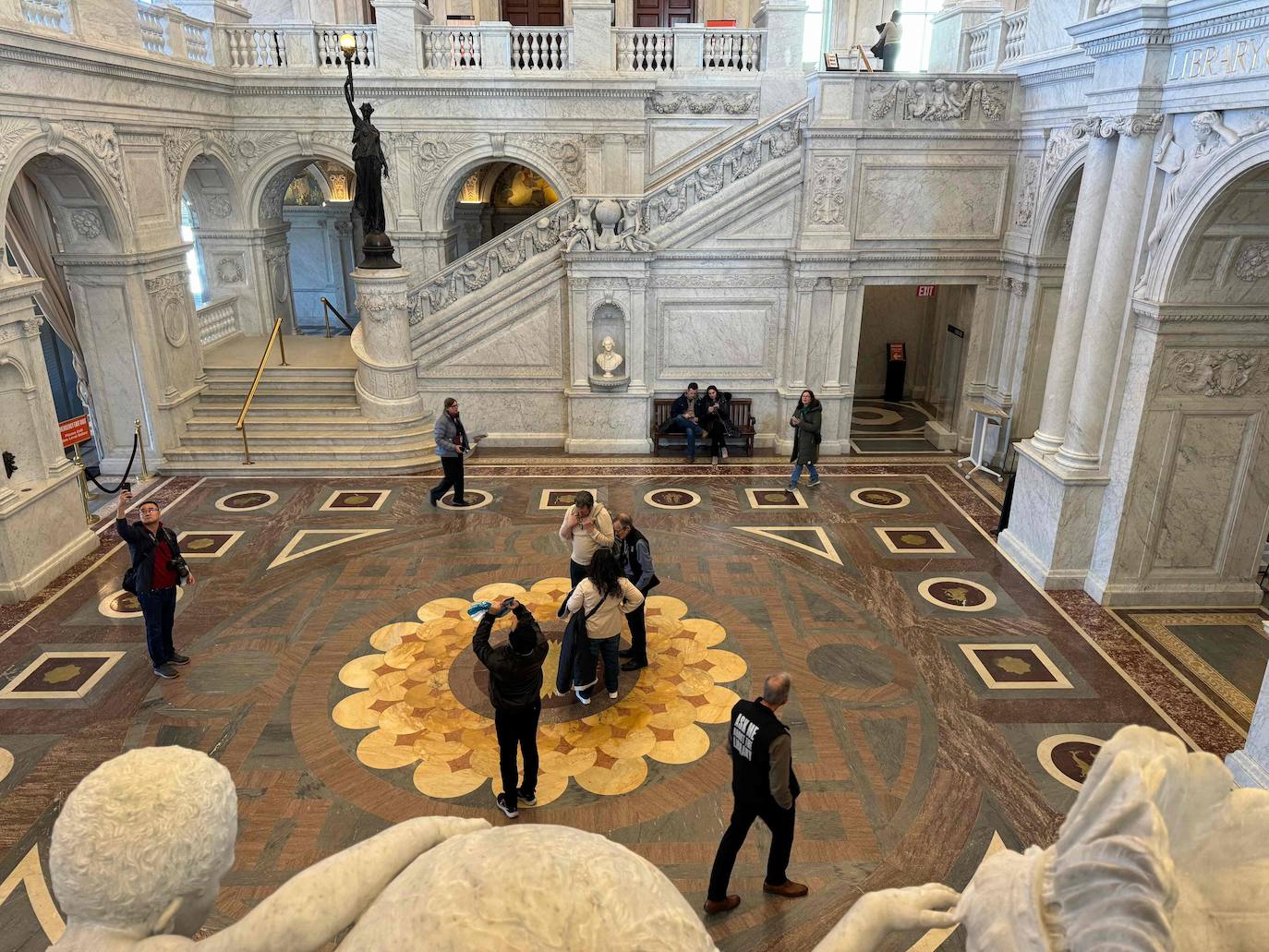 Dentro de la biblioteca más grande del mundo