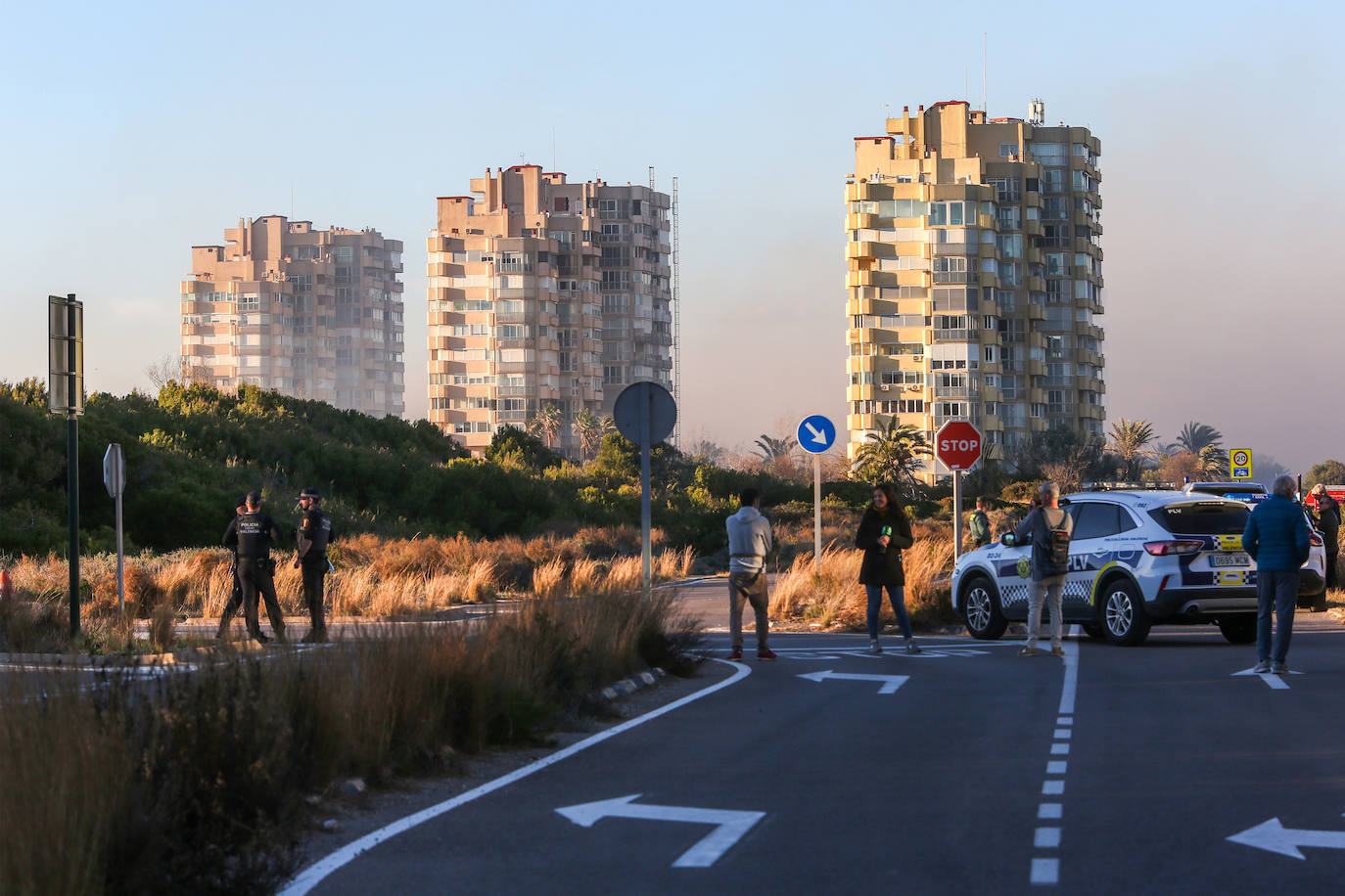 Fotos del incendio de El Saler que ha obligado a desalojar seis edificios