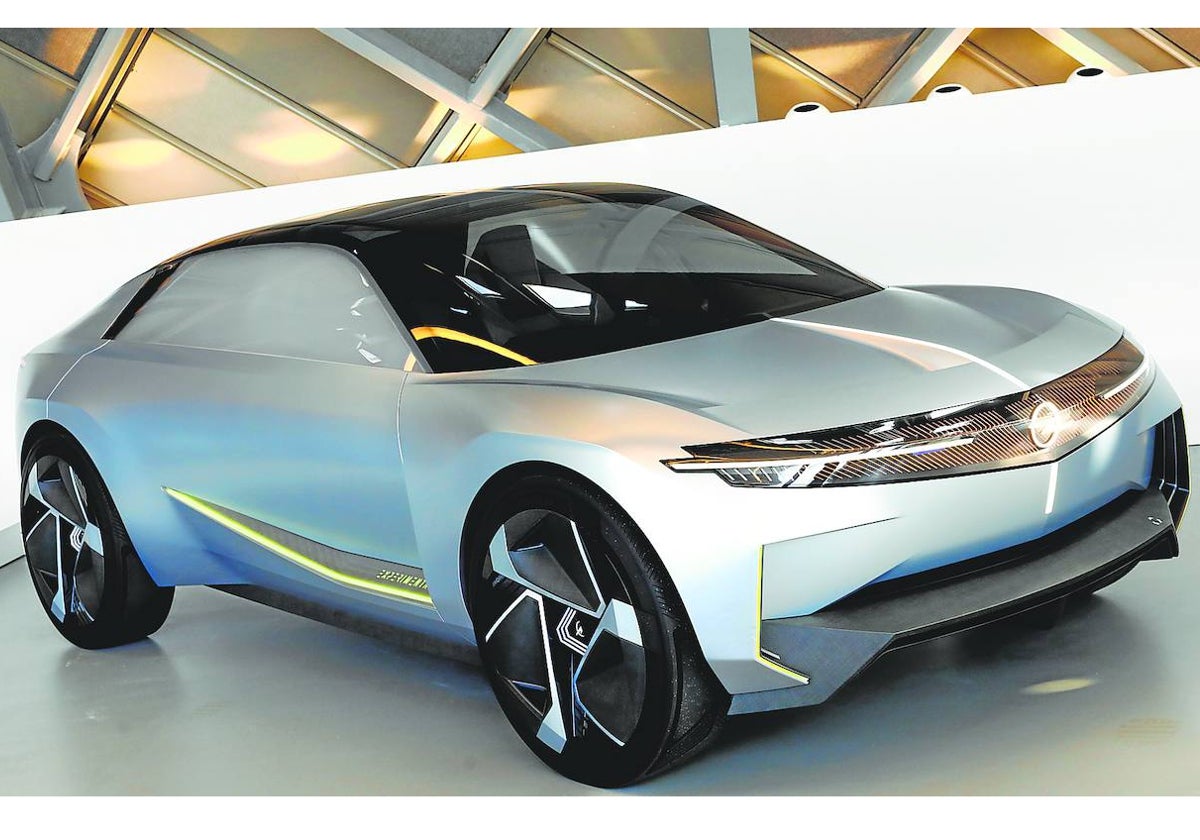 El prototipo de Opel luce en los pabellones de 'Mobility City'.