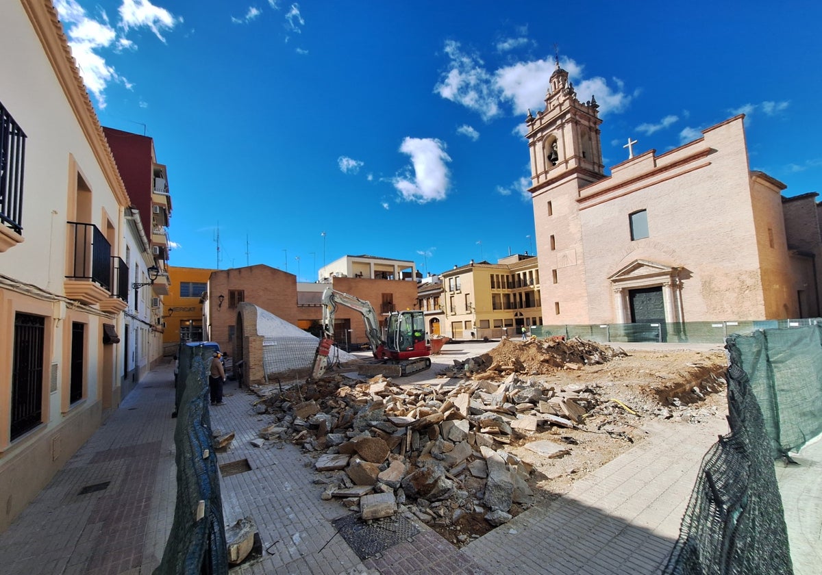 Obras en la plaza de la Iglesia.