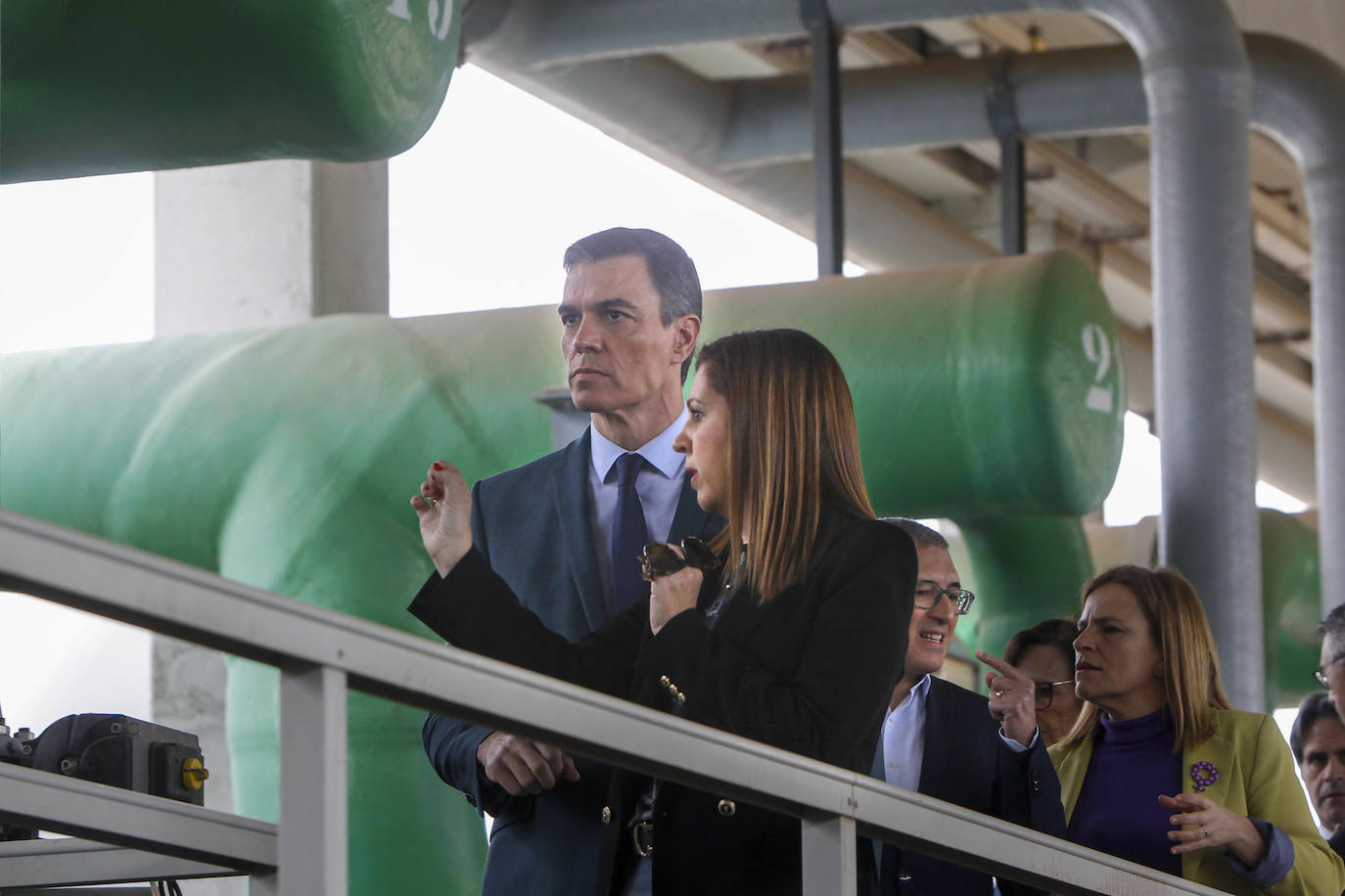 Fotos de la visita de Pedro Sánchez a las instalaciones de la planta desaladora de Torrevieja