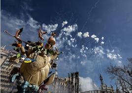 Mascletà de la plaza del Ayuntamiento en las Fallas de 2023.