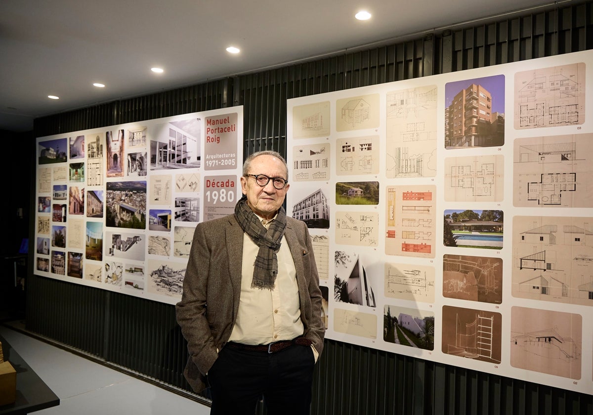 Manolo Portaceli, en la sala donde se exhibe la exposición sobre su obra.