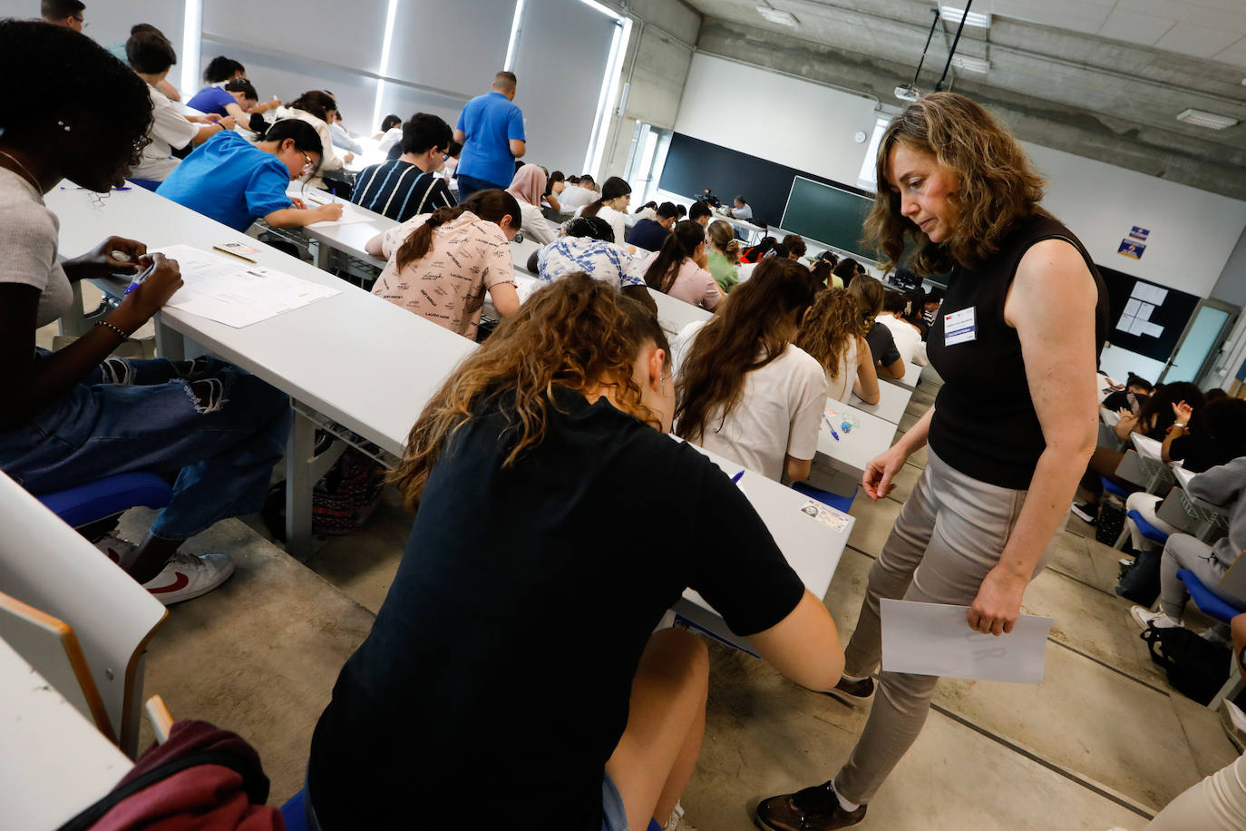 Estudiantes se presentan a las pruebas de Acceso en una imagen de archivo.