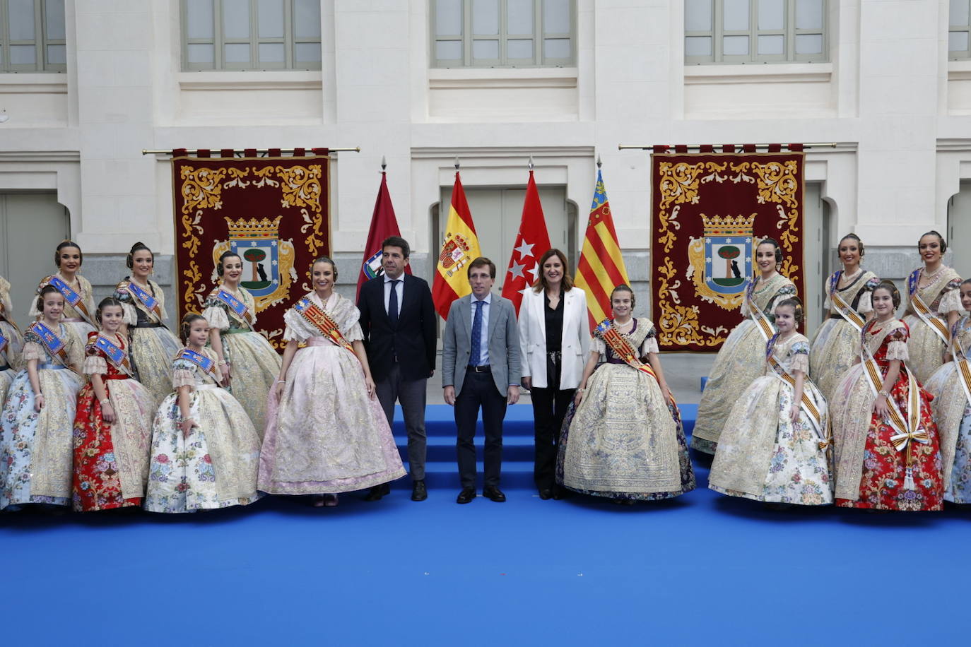 Recepción en el Ayuntamiento de Madrid este domingo horas antes de la mascletà.