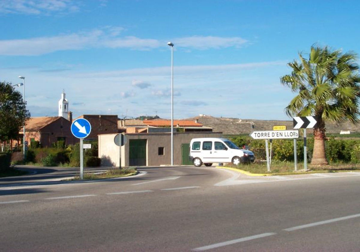 Carretera de acceso a la pedanía de Xàtiva, Torre d'En Lloris.