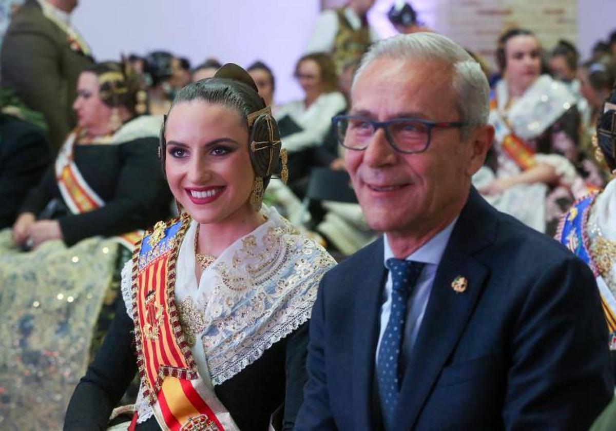 Entrega de premios, en la Gala del Ninot celebrada en las Atarazanas de Valencia.