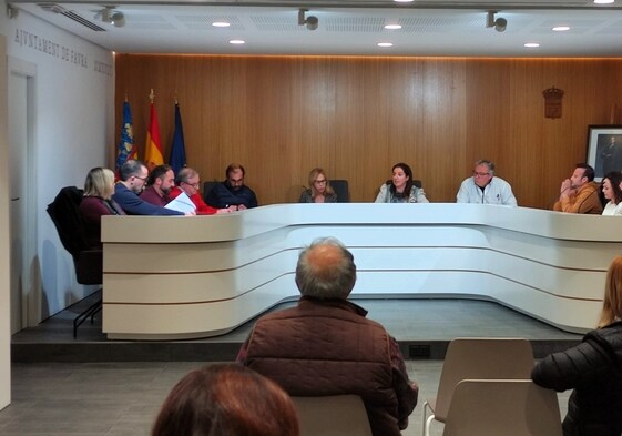 Pleno en el Ayuntamiento de Faura.