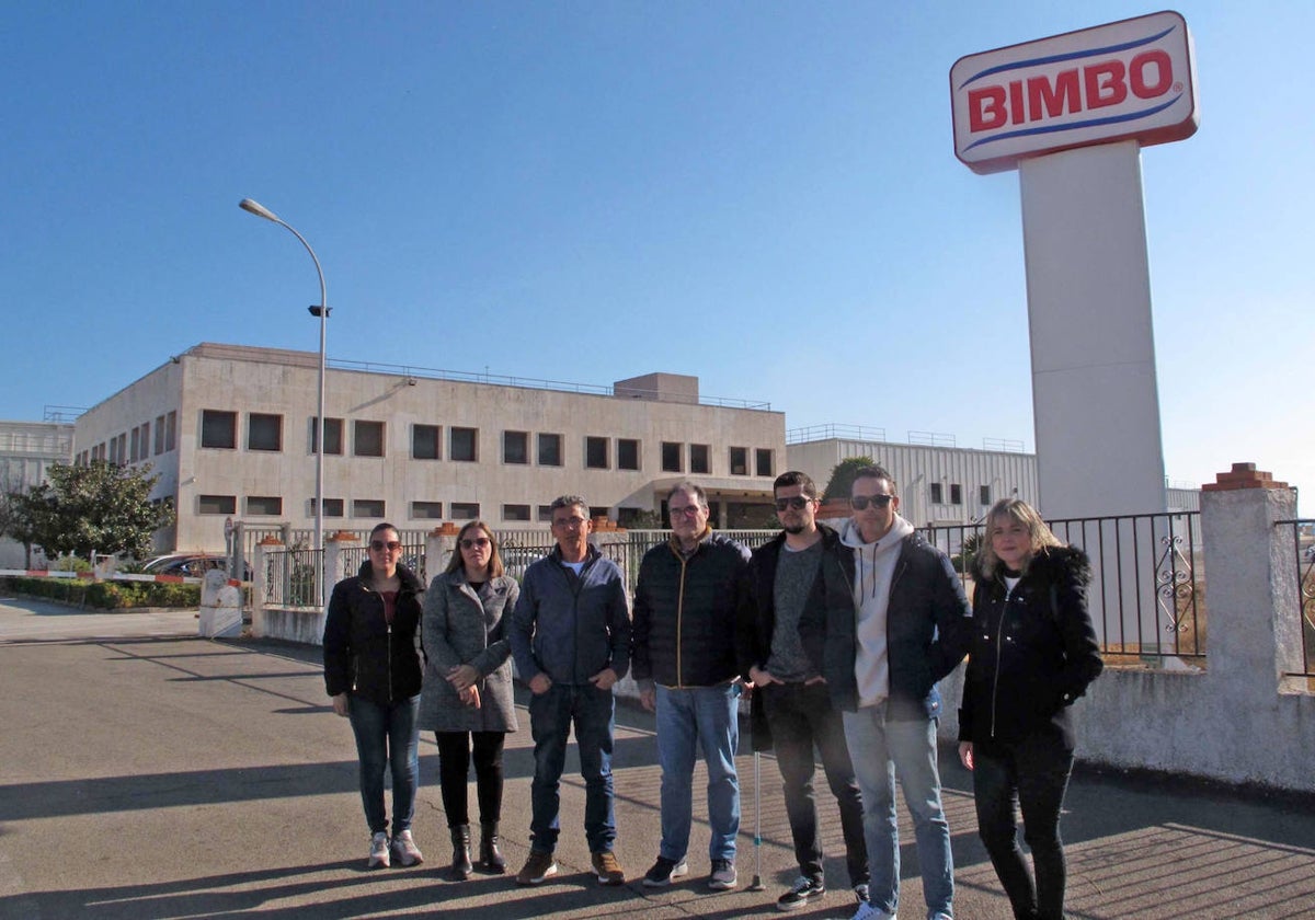 Representantes de la plantilla de Bimbo de la fábrica de El Verger.