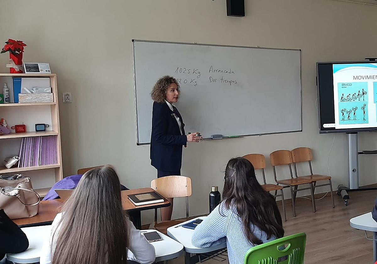 Carrió en el aula de Bulgaria.