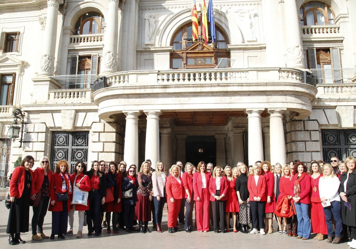 Foto de familia por el Equal Pay Day.