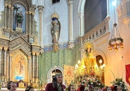 Marina García (FMIV) y su corte, en el acto celebrado por la falla Trinidad-Alboraya.