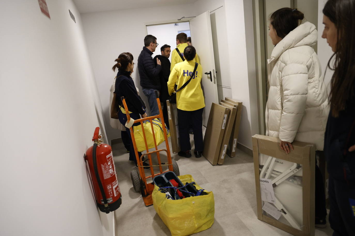 Acondicionan un edificio de nueva construcción en Safranar para realojar a los afectados por el incendio