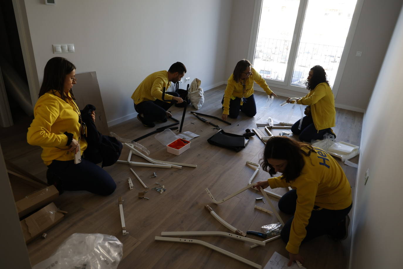 Acondicionan un edificio de nueva construcción en Safranar para realojar a los afectados por el incendio