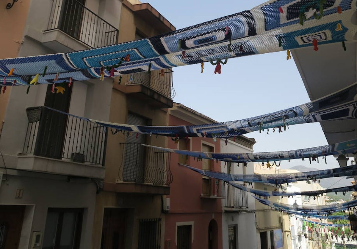 Una de las calles engalanadas en una edición anterior.