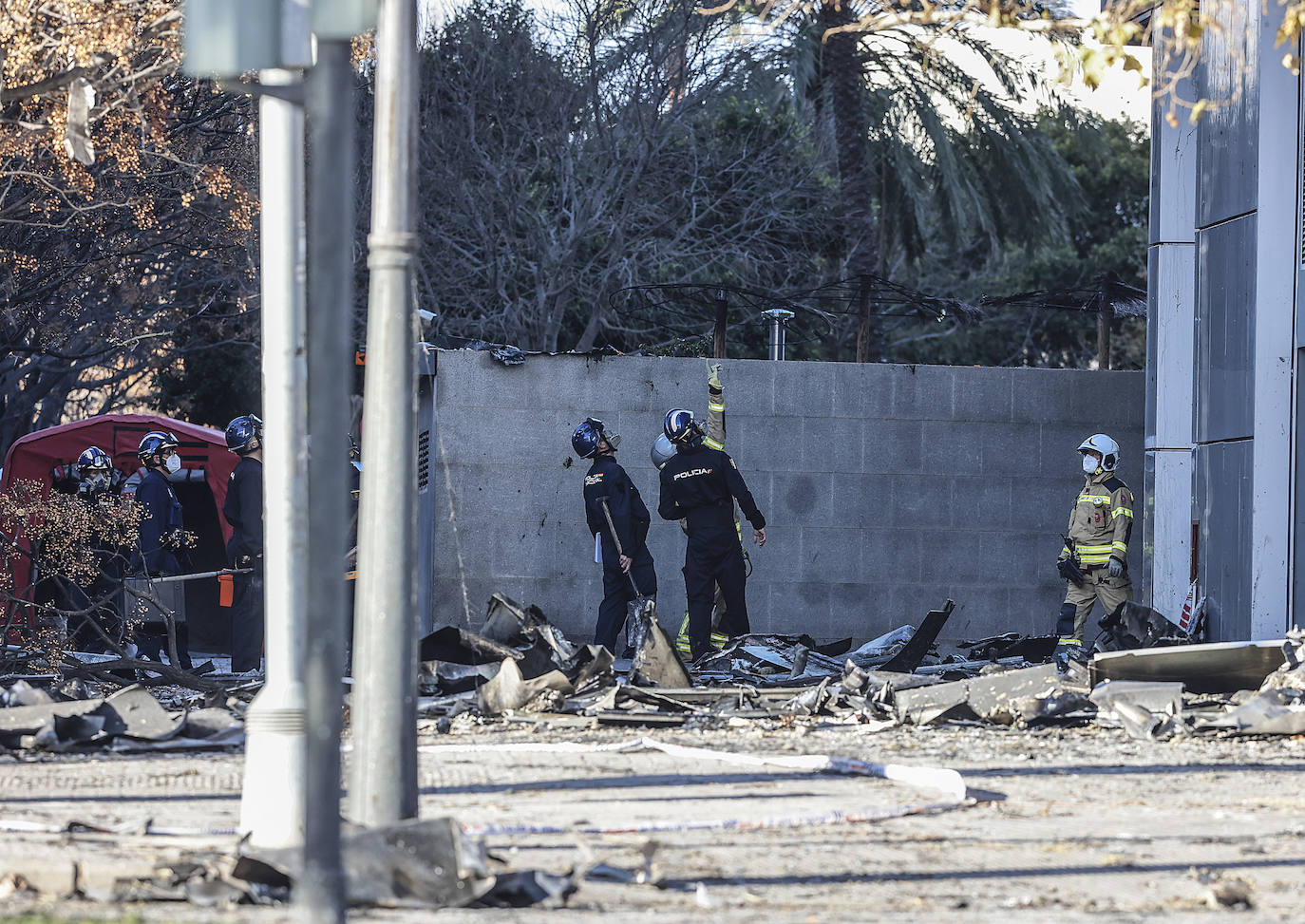 Fotos del segundo día tras el pavoroso incendio en Campanar