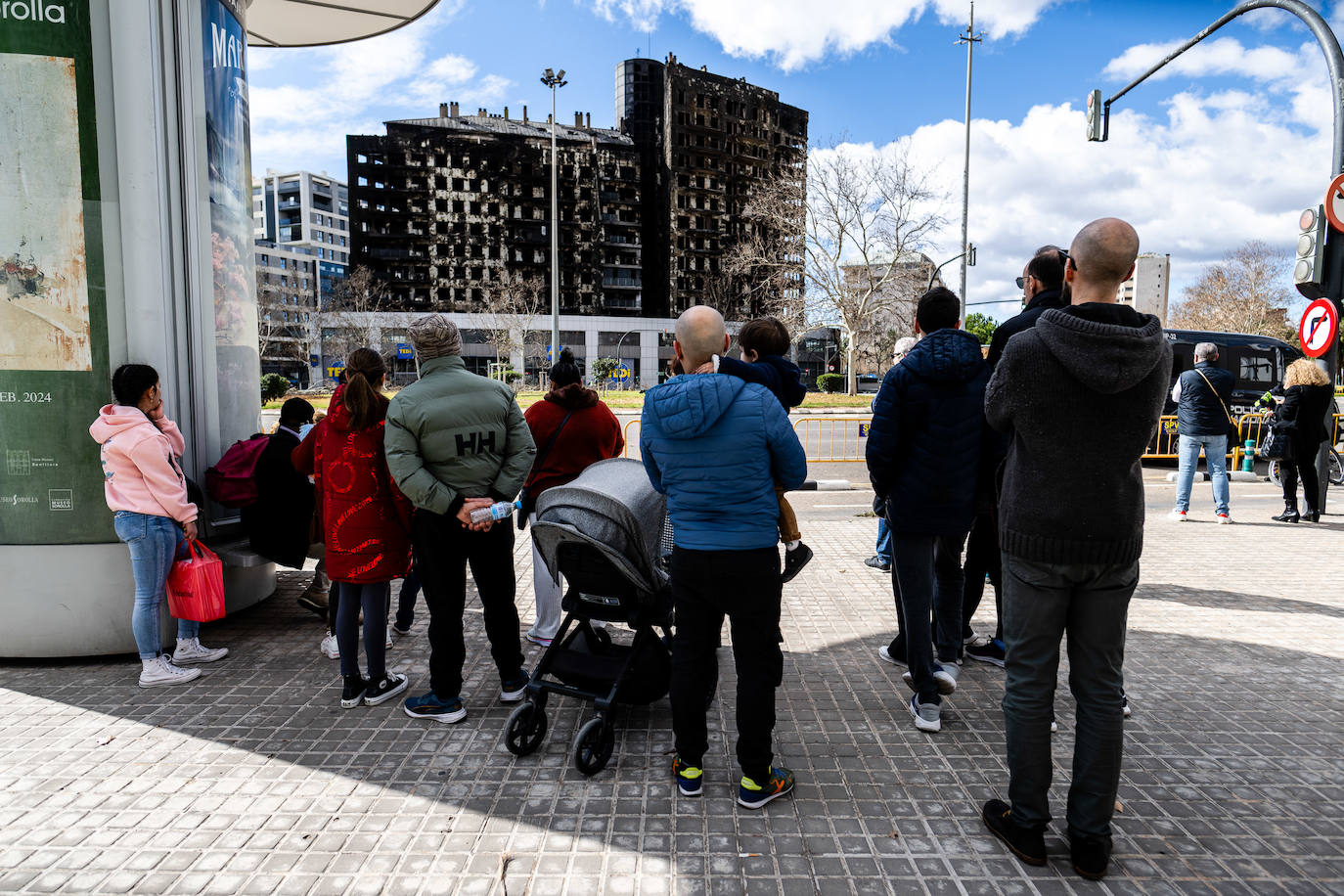 Campanar: El barrio herido en el que la vida sigue