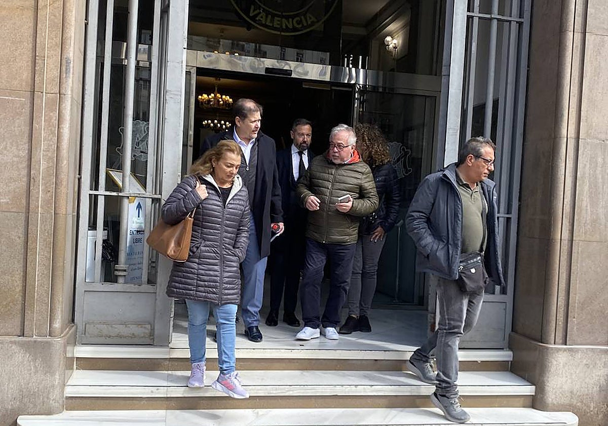 Reunión de propietarios afectados por el incendio de Campanar.