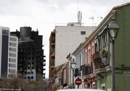 Pueblo de Campanar, con la avenida Maestro Rodrigo, epicentro del incendio, al fondo