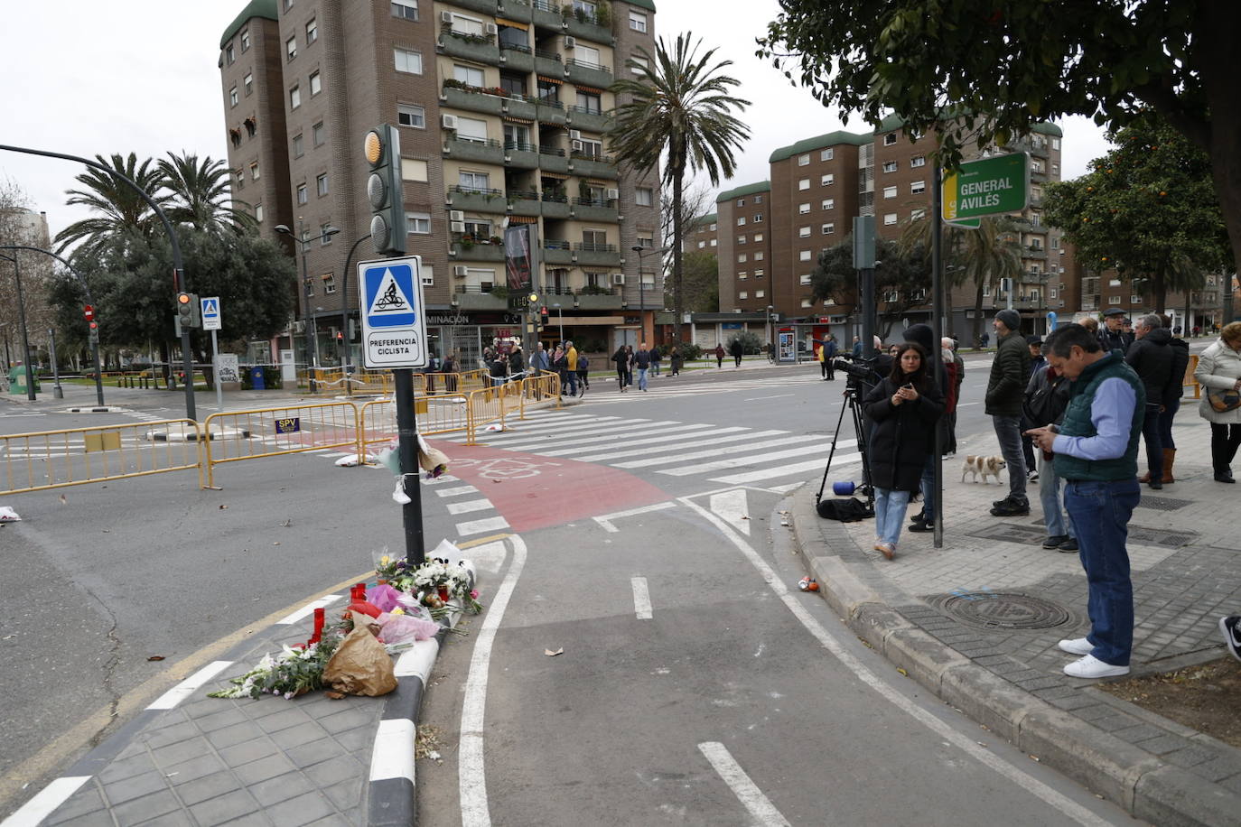 Fotos del altar en honor a las víctimas del incendio de Valencia