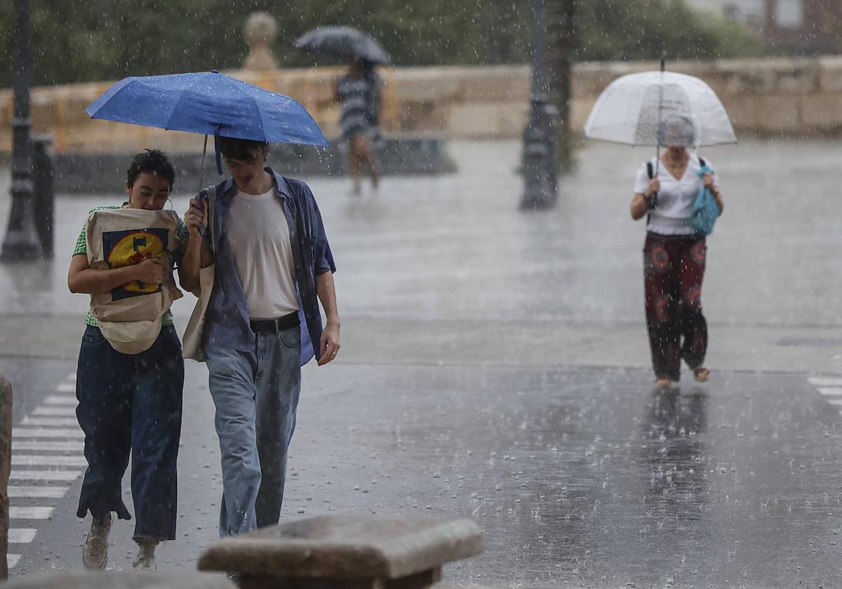 Lluvia en Valencia, en una imagen de archivo.