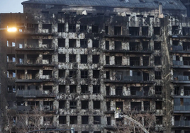 Fachada del edificio incendiado el pasado jueves en Campanar.