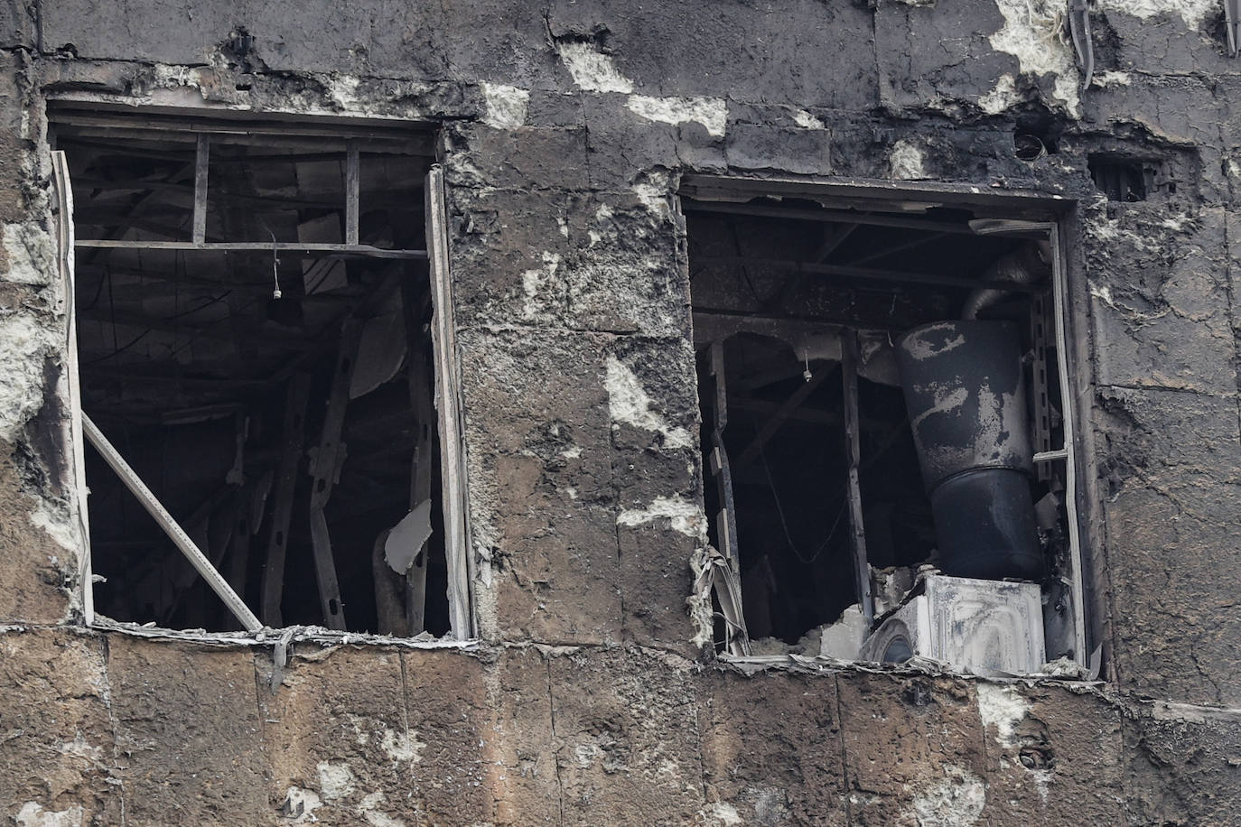 Así está el edificio incendiado en Campanar