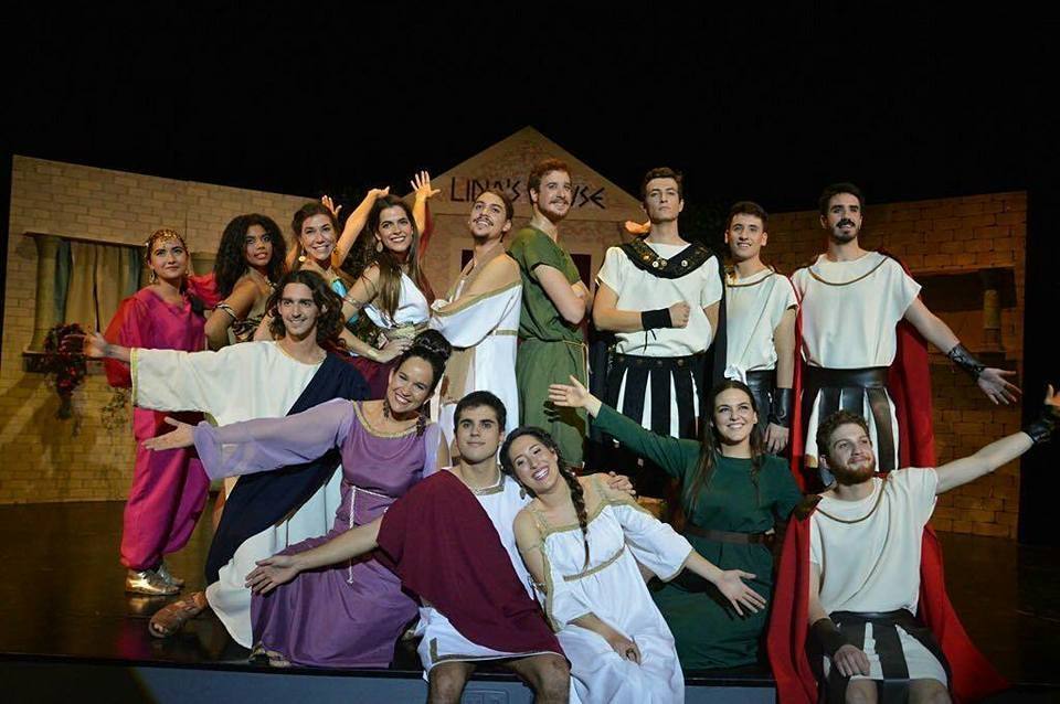 Fotos de T-Teatre, compañía de teatro creada en el colegio El Pilar de Valencia