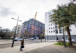 El edificio del barrio de Safranar donde ya se han alojado a algunos vecineos afectados.