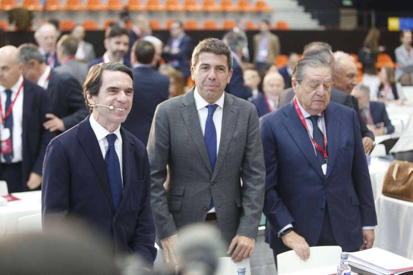 Fotos: Aznar acude a la asamblea de AVE, la Asociacion Valenciana de Empresarios