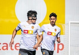 Diego López y André Almeida, entrenándose.