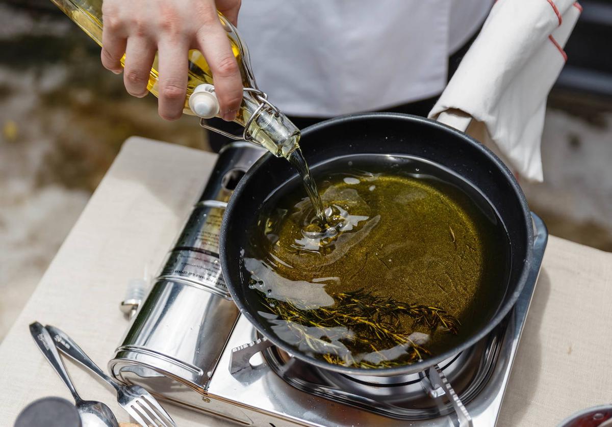 La dieta atlántica se caracteriza en su preparación por cocinar al vapor y hervir.