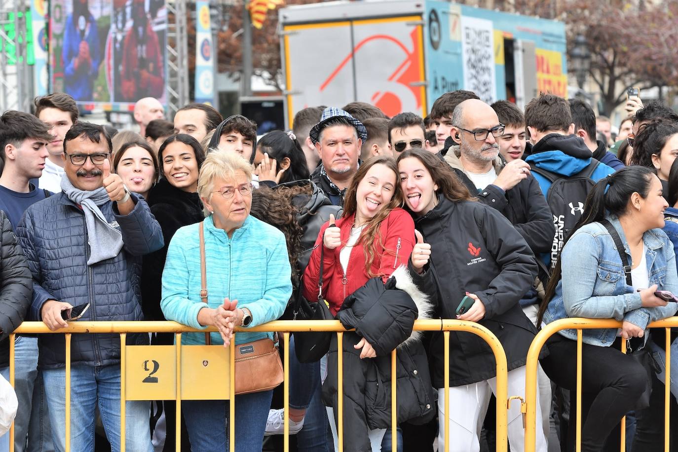 Búscate en la mascletà del lunes 4 de marzo de 2024