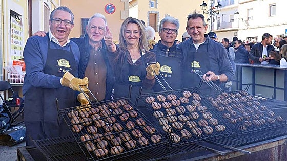 La Feria del Embutido de la Vall de Pop refuerza el potencial turístico de la gastronomía y los vinos de la zona