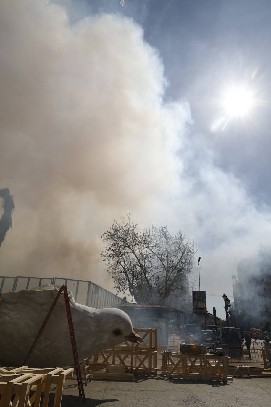 Fotos de la mascletà del 5 de marzo en las Fallas 2024