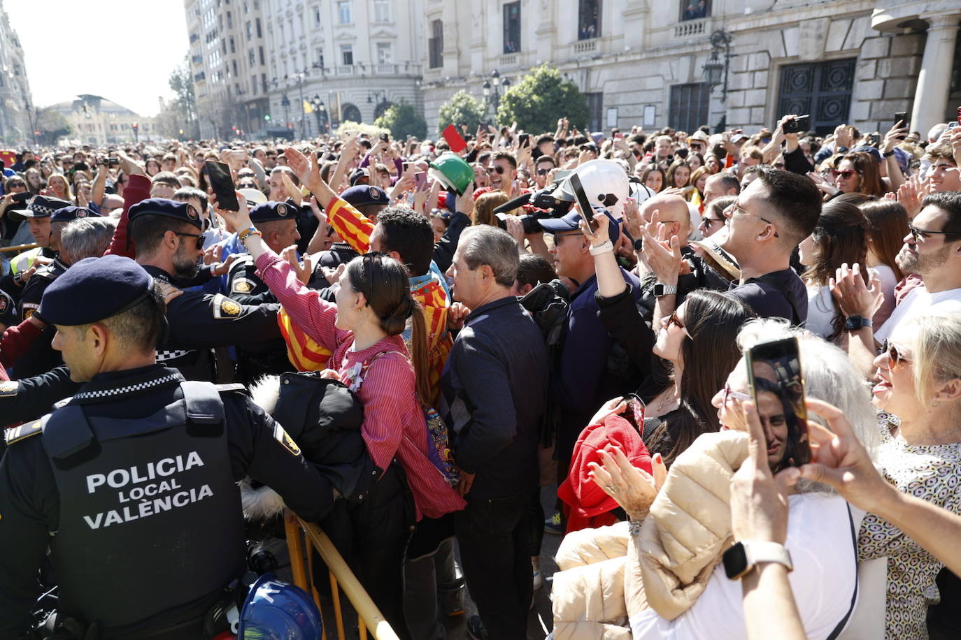 Fotos de la mascletà del 5 de marzo en las Fallas 2024