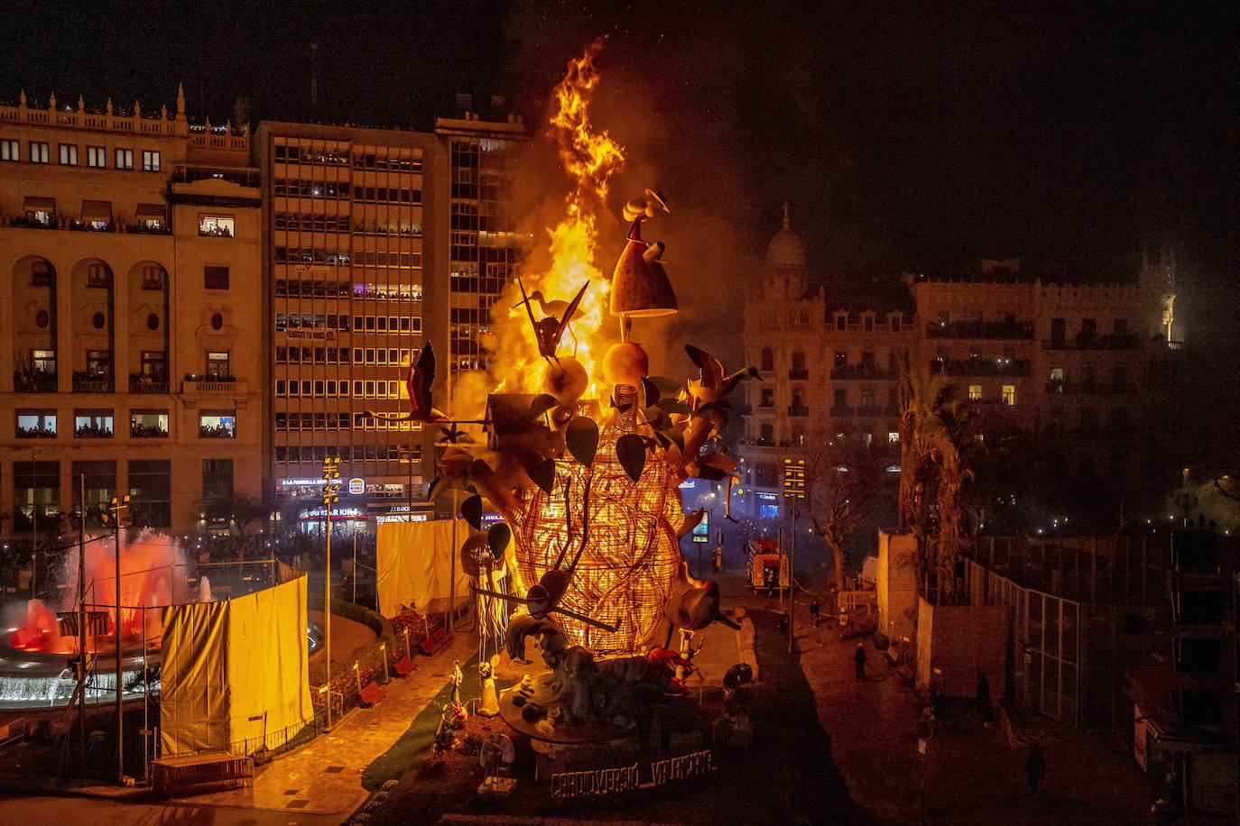 Vista general de la Cremá de la falla del ayuntamiento en 2023.