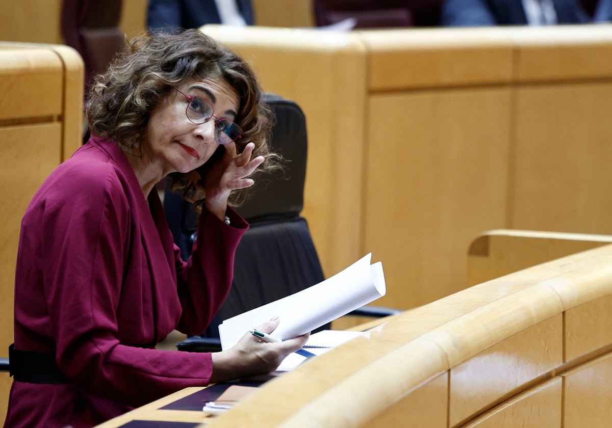 La vicepresidenta y ministra de Hacienda, María Jesús Montero, este miércoles en el Senado.