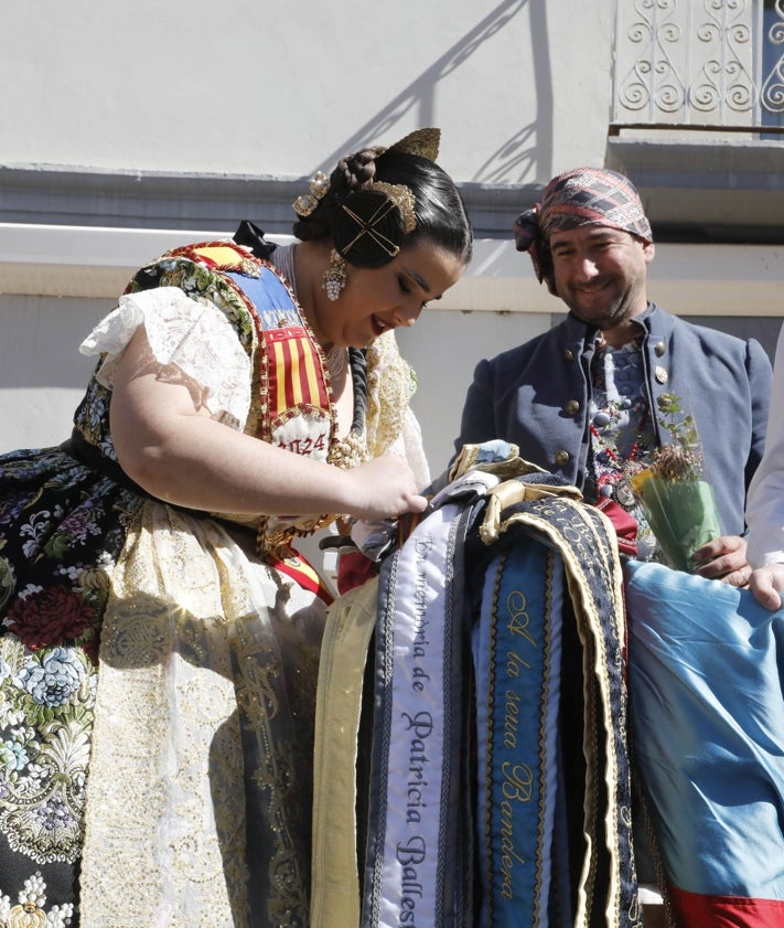 Imagen secundaria 2 - Dinar de germanor y Día de la Bandera de la falla Oeste. 