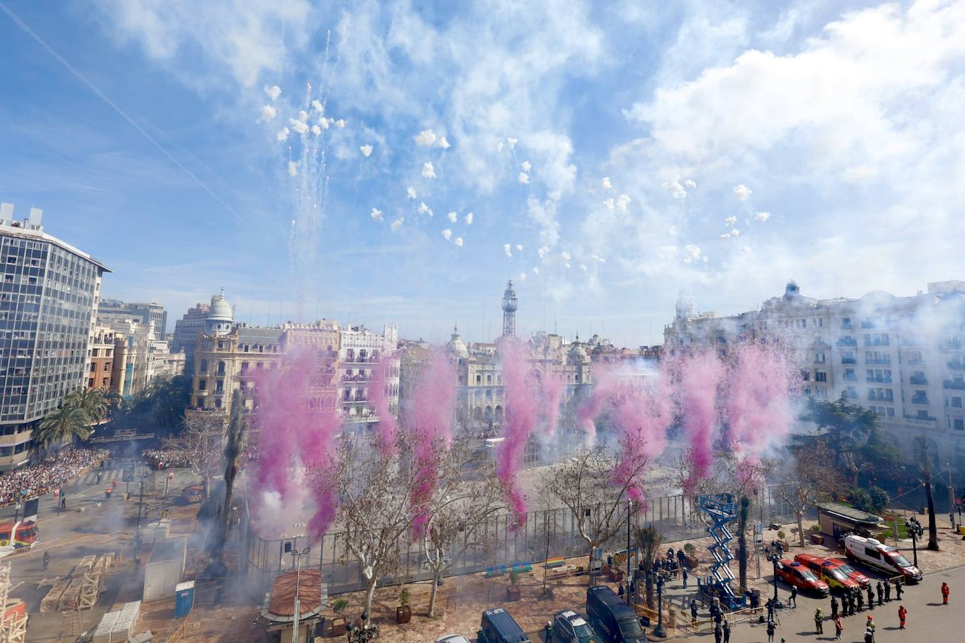 Fotos de la mascletà de Pirotecnia Nadal-Martí del 7 de marzo