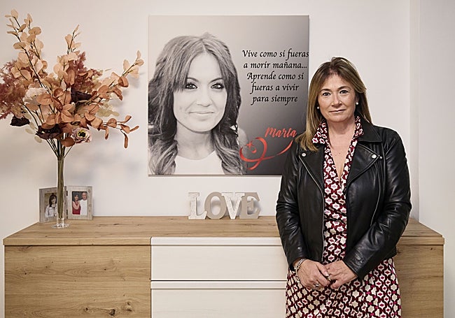 Marisol Burón, junto a su hija Marta, aún desaparecida.