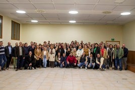 Representantes del PP en la comarca de la Vall d'Albaida, junto al presidente provincial.