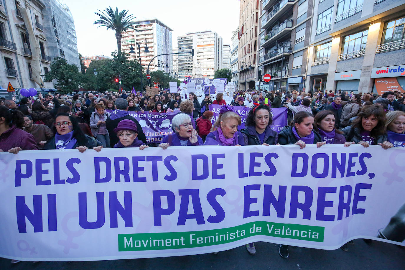 Valencia sale a la calle por el 8M: el Día de la Mujer, en imágenes