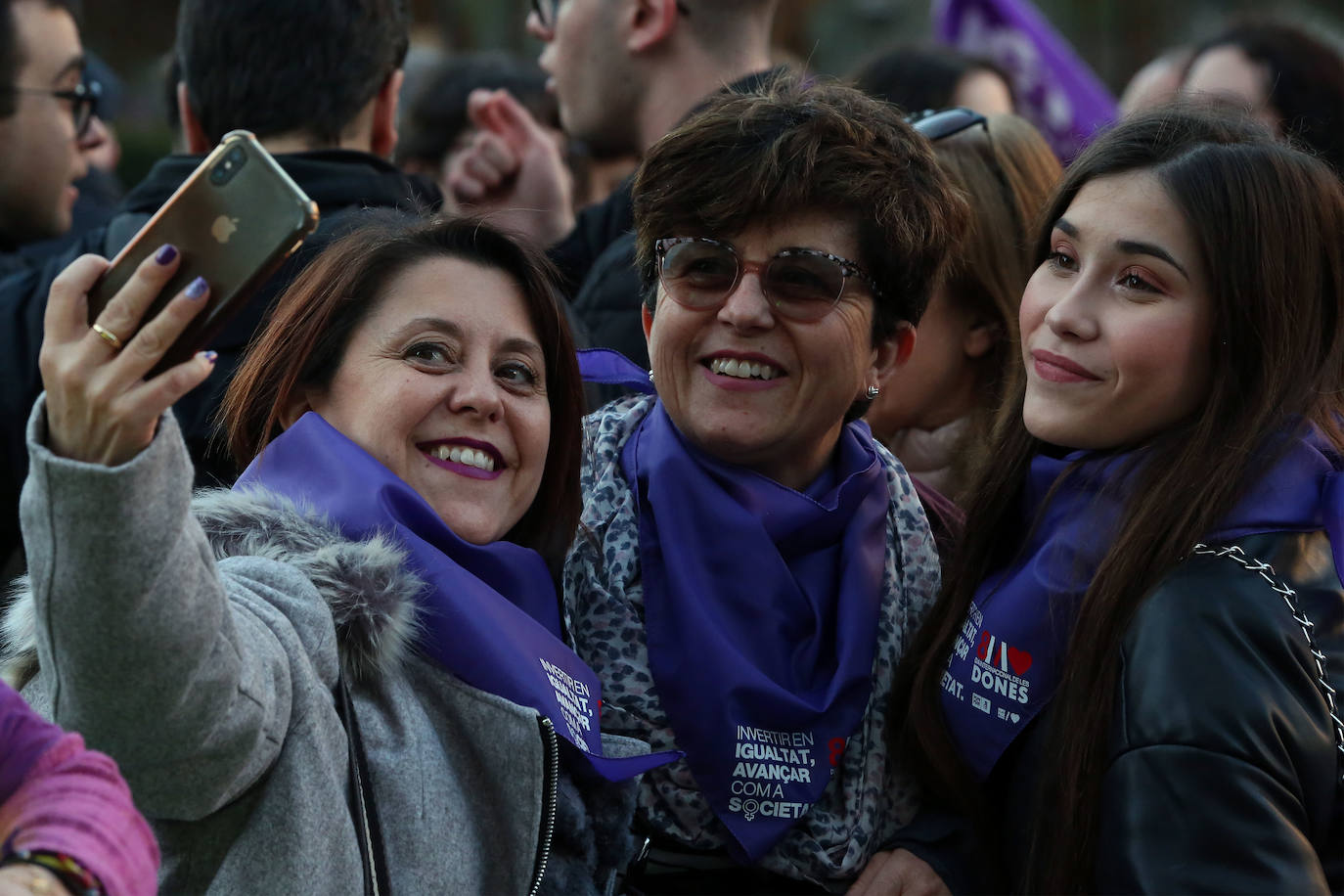 Valencia sale a la calle por el 8M: el Día de la Mujer, en imágenes