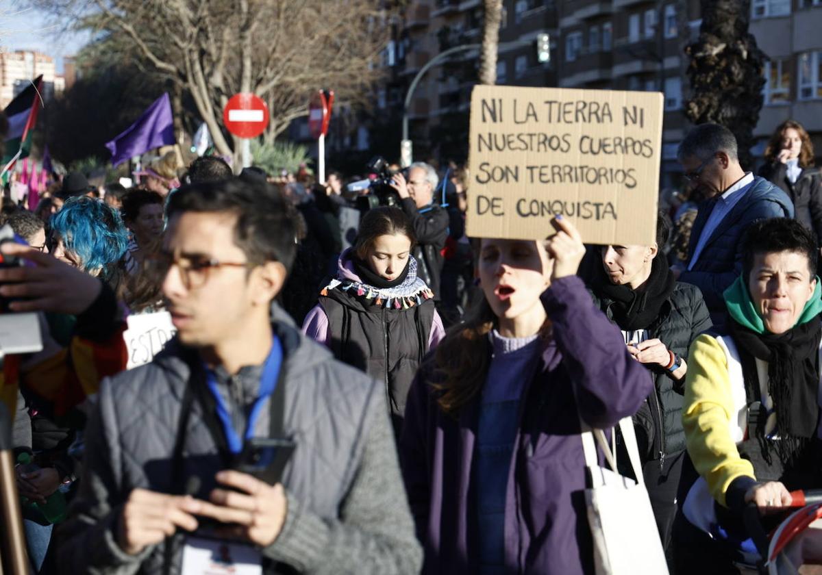 Valencia sale a la calle por el 8M: el Día de la Mujer, en imágenes