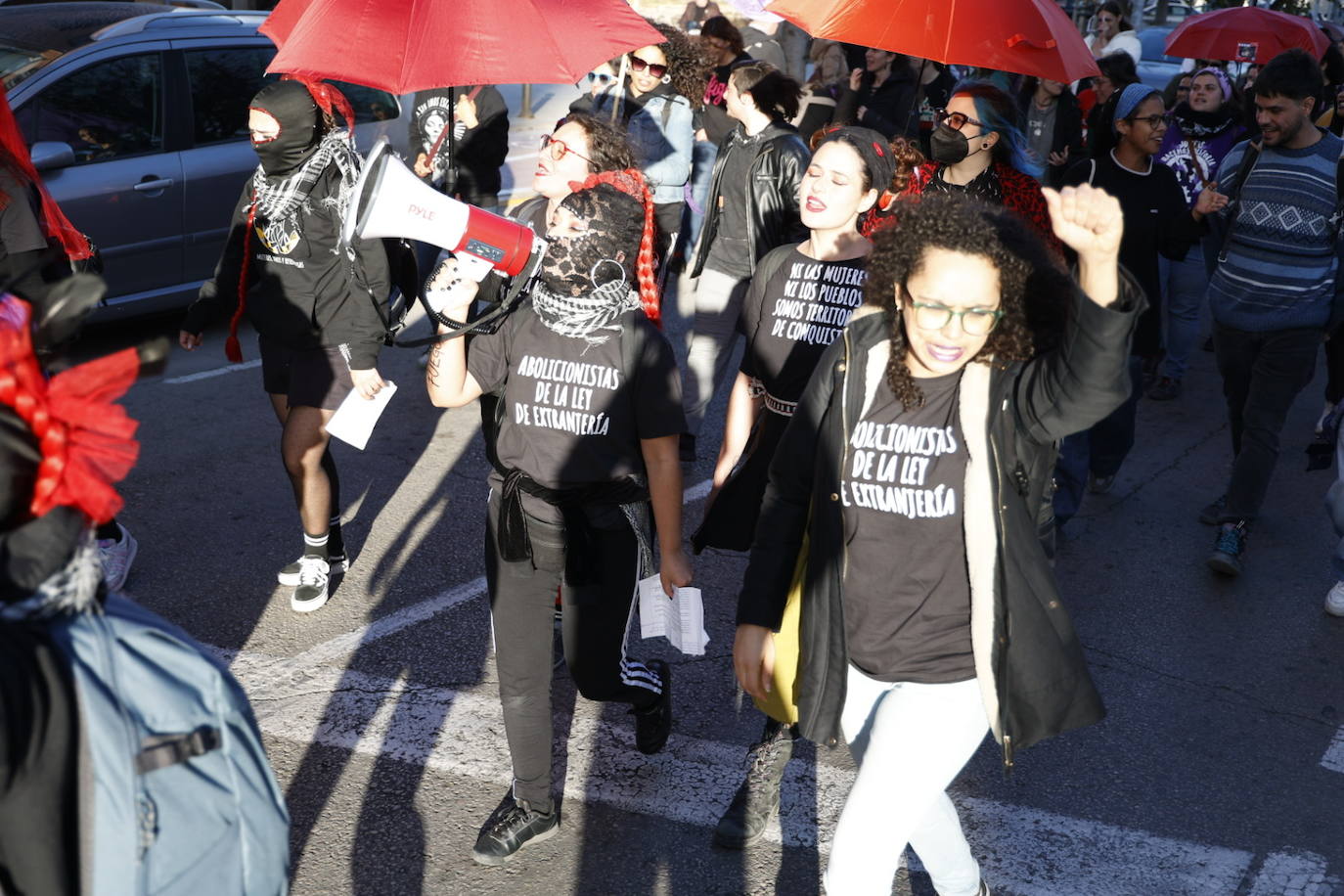 Valencia sale a la calle por el 8M: el Día de la Mujer, en imágenes