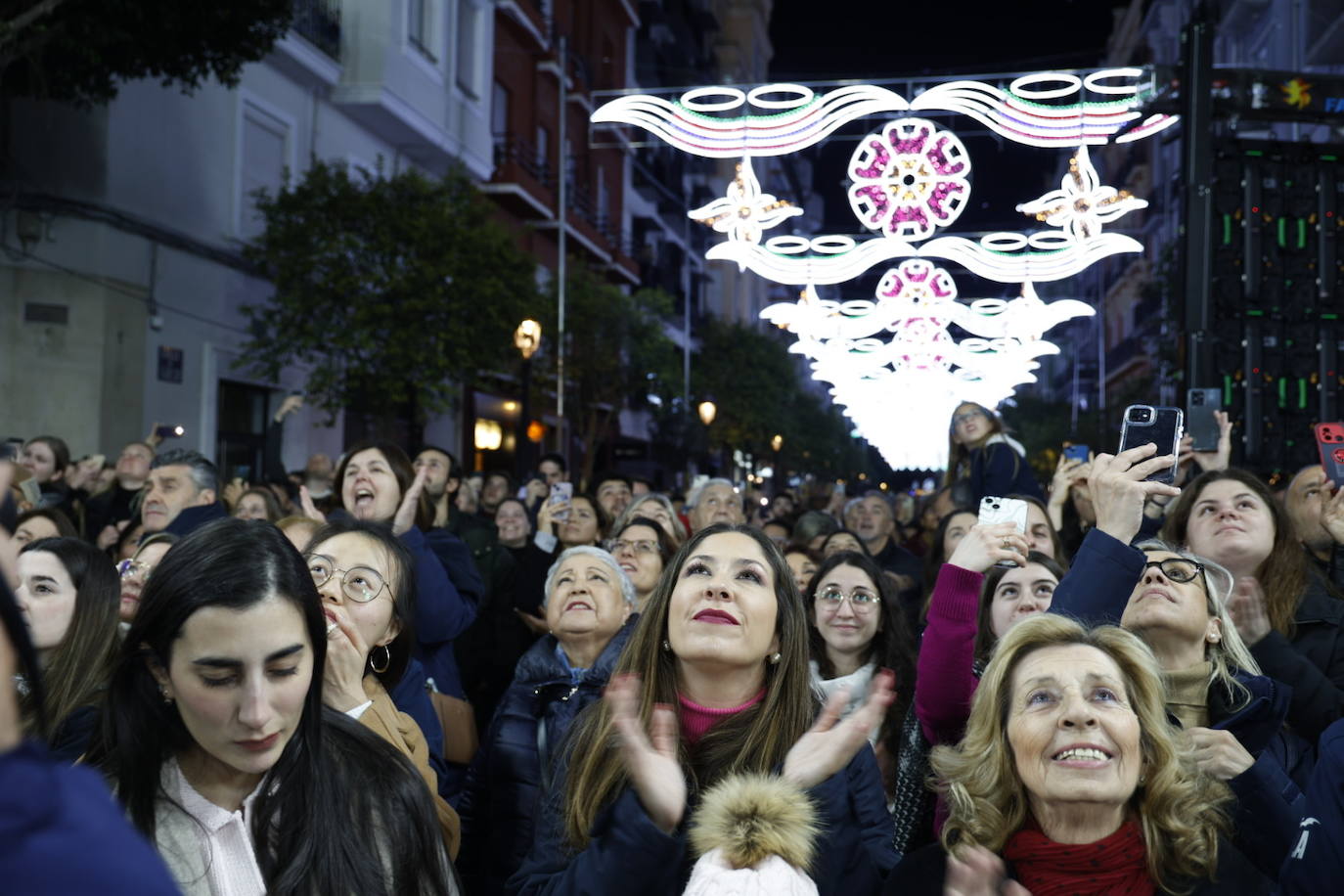 Encendido de luces en la Falla Sueca Literato Azorín